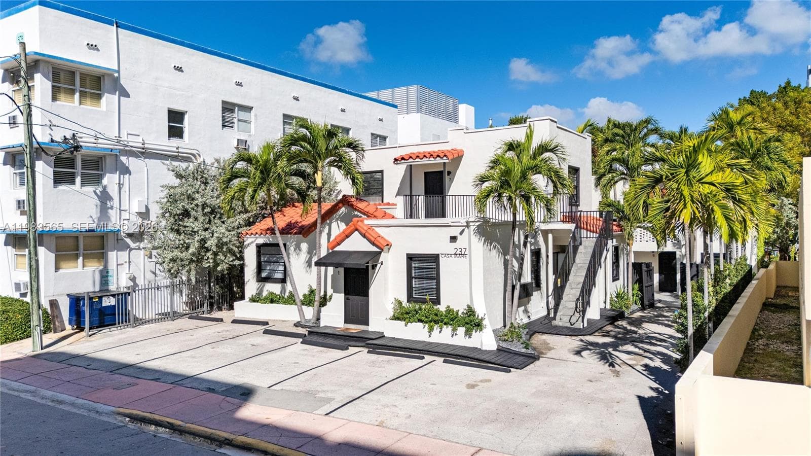 A11983565 — Miami Beach — 3