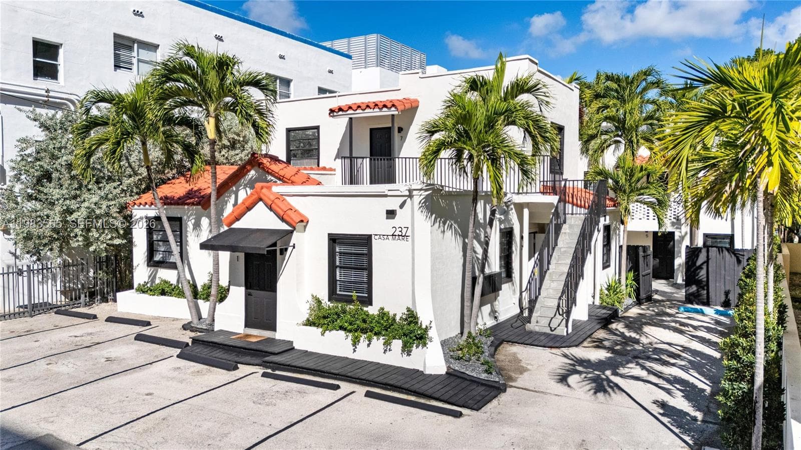 A11983565 — Miami Beach — 24