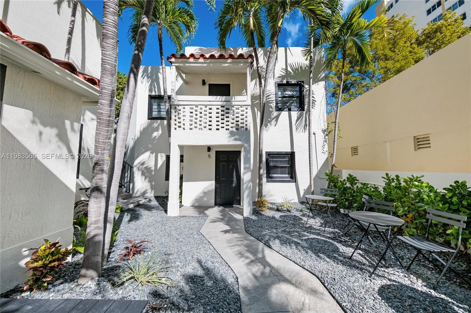 A11983565 — Miami Beach — 21