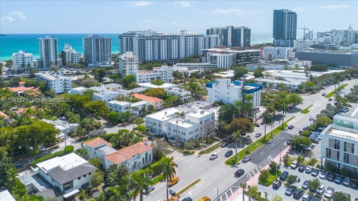 A11983571 — Miami Beach