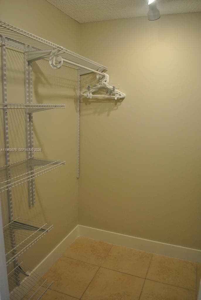 A11983576 — Miami Beach — 13