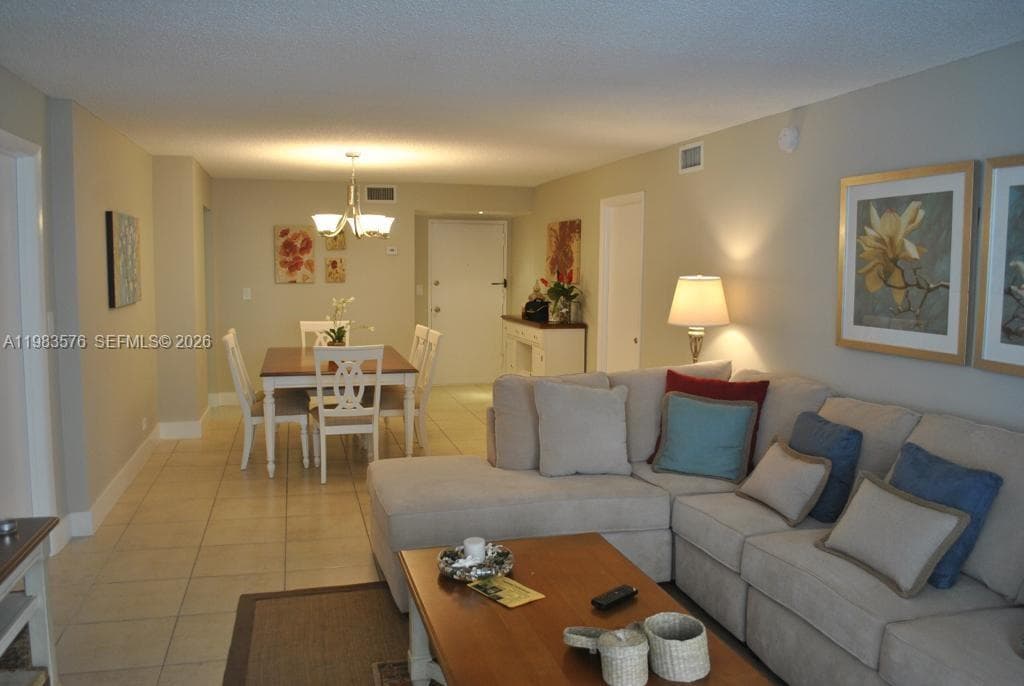 A11983576 — Miami Beach — 5