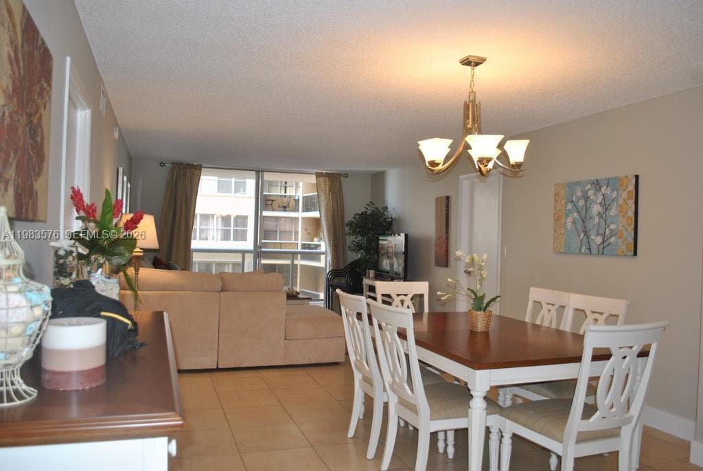 A11983576 — Miami Beach — 4