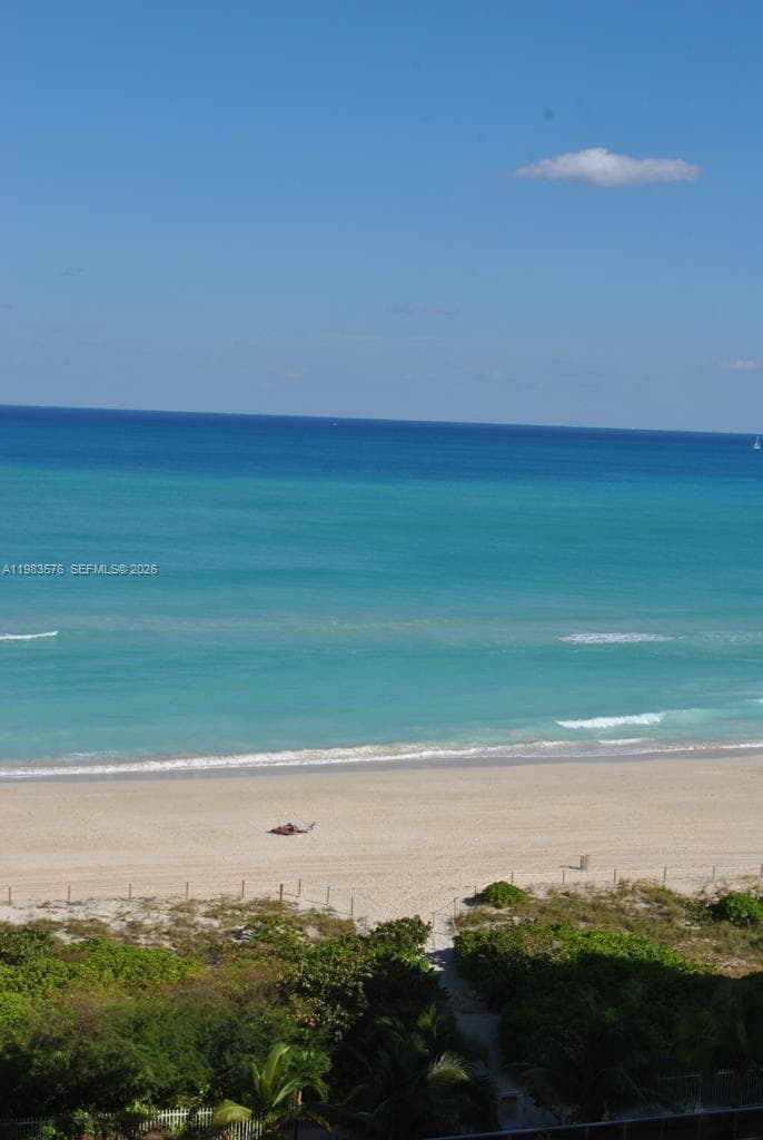 A11983576 — Miami Beach — 8