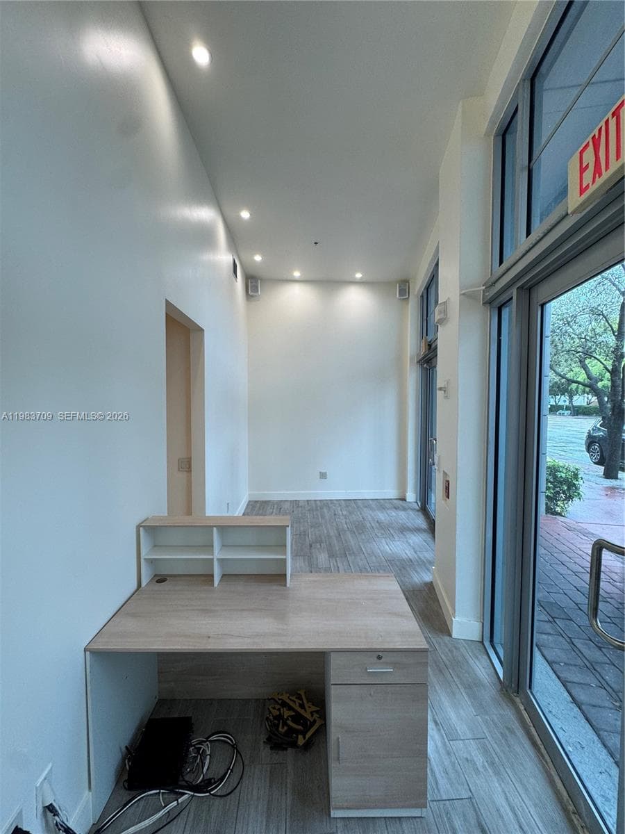 A11983709 — Miami Beach