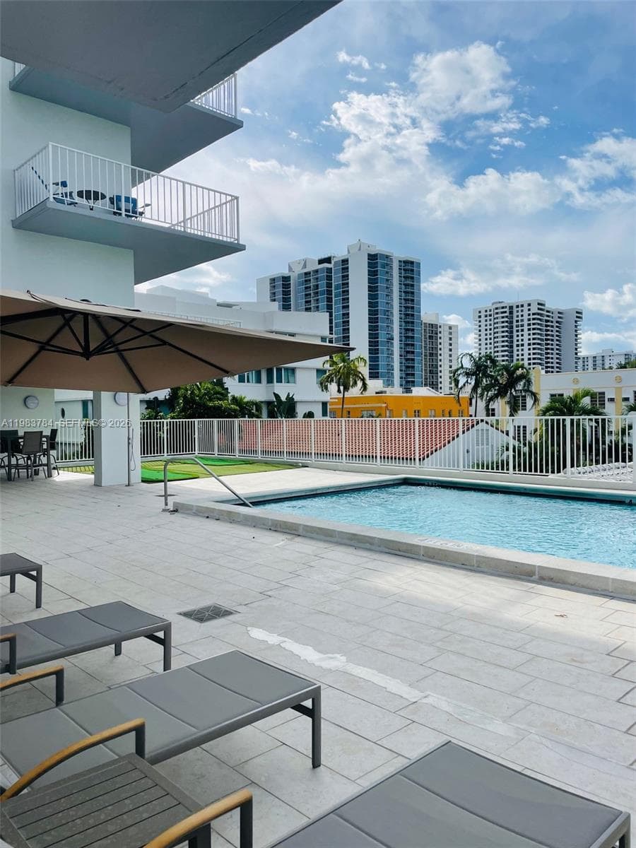 A11983784 — Miami Beach — 37