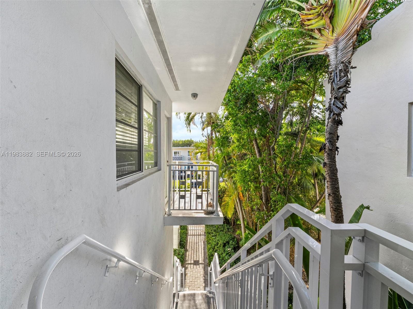 A11983882 — Miami Beach — 27