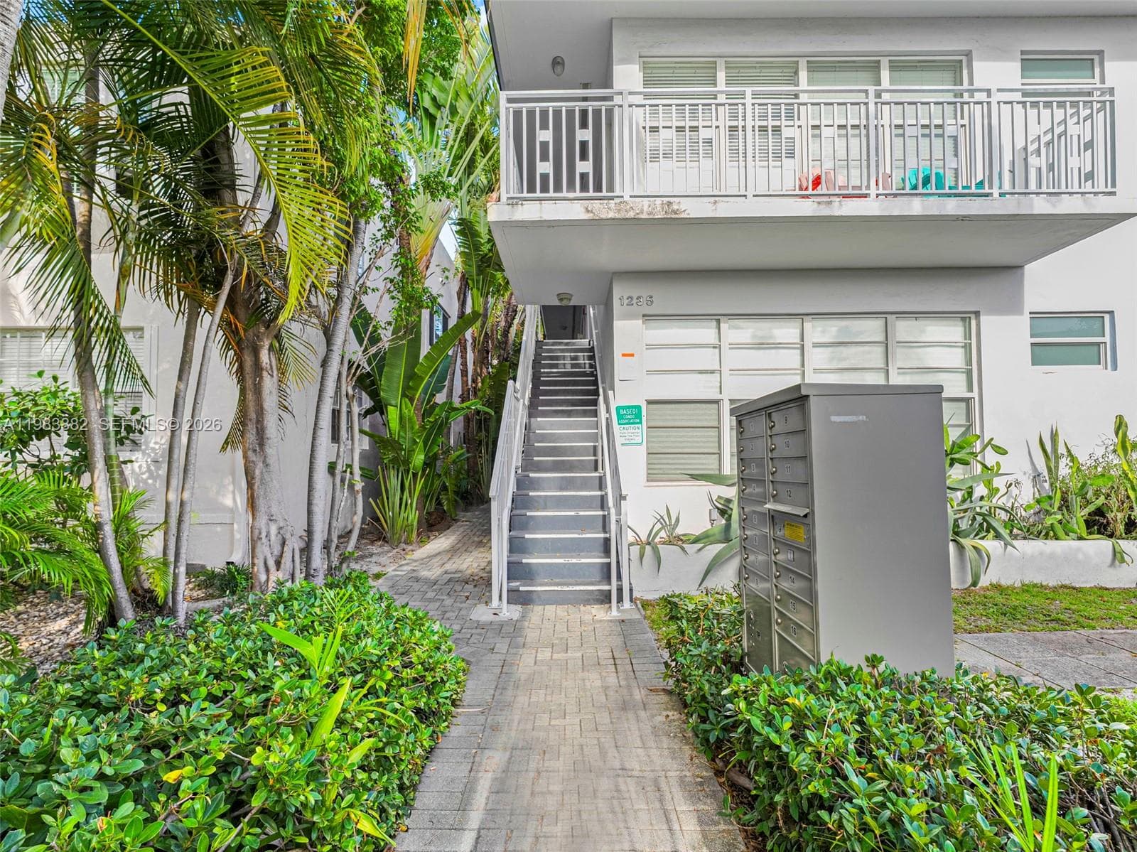 A11983882 — Miami Beach — 2