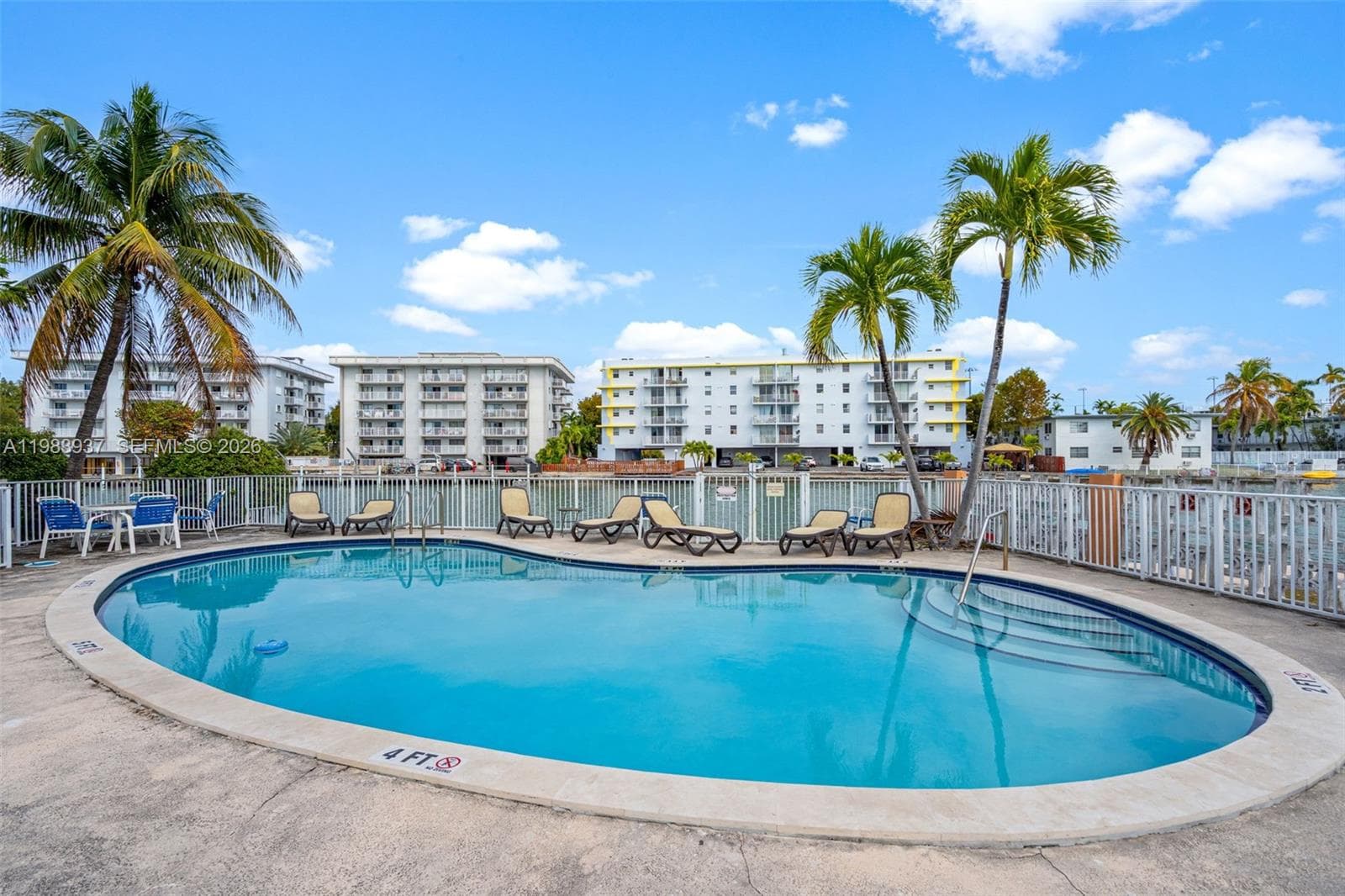 A11983937 — Miami Beach — 19