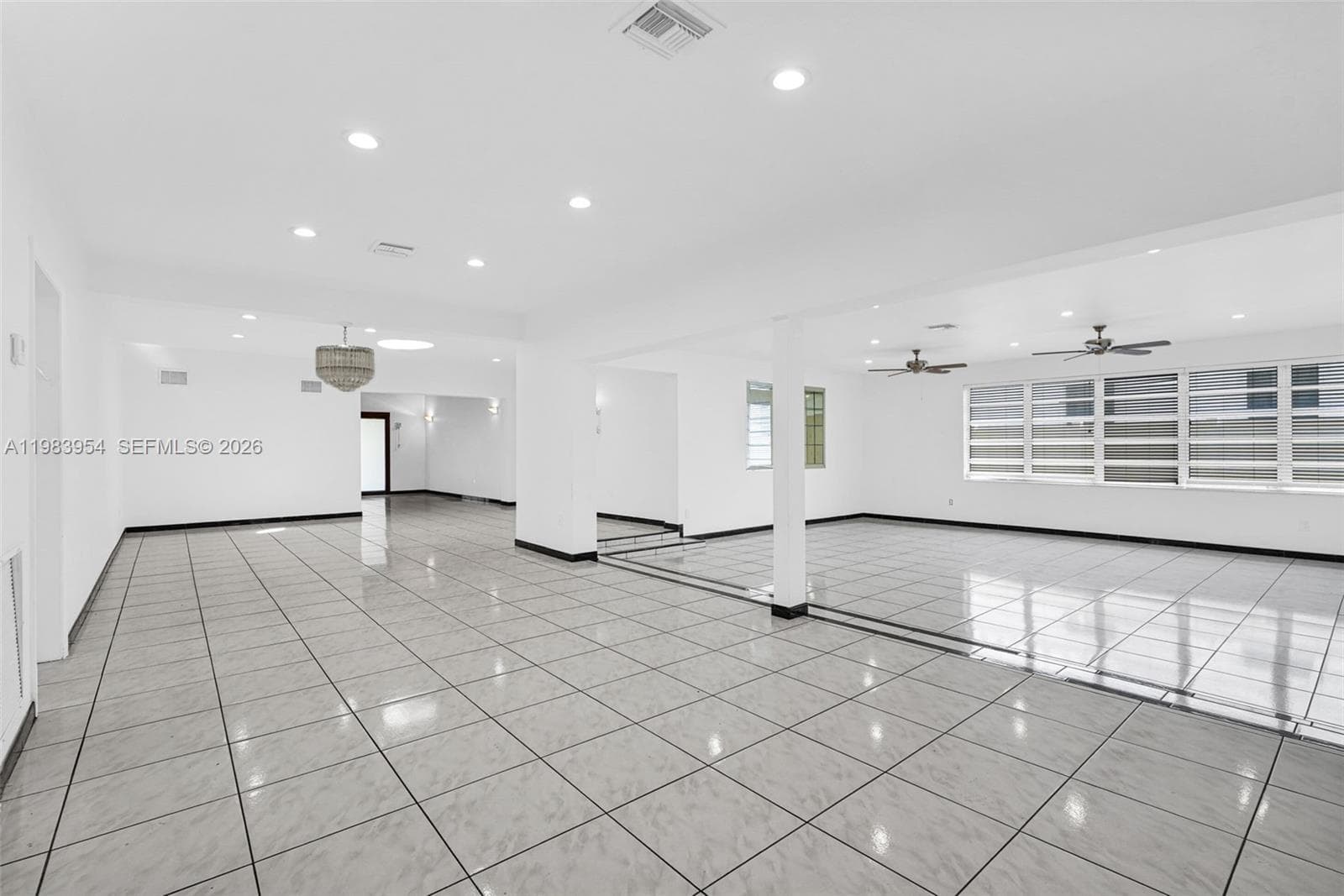 A11983954 — Miami Beach — 7