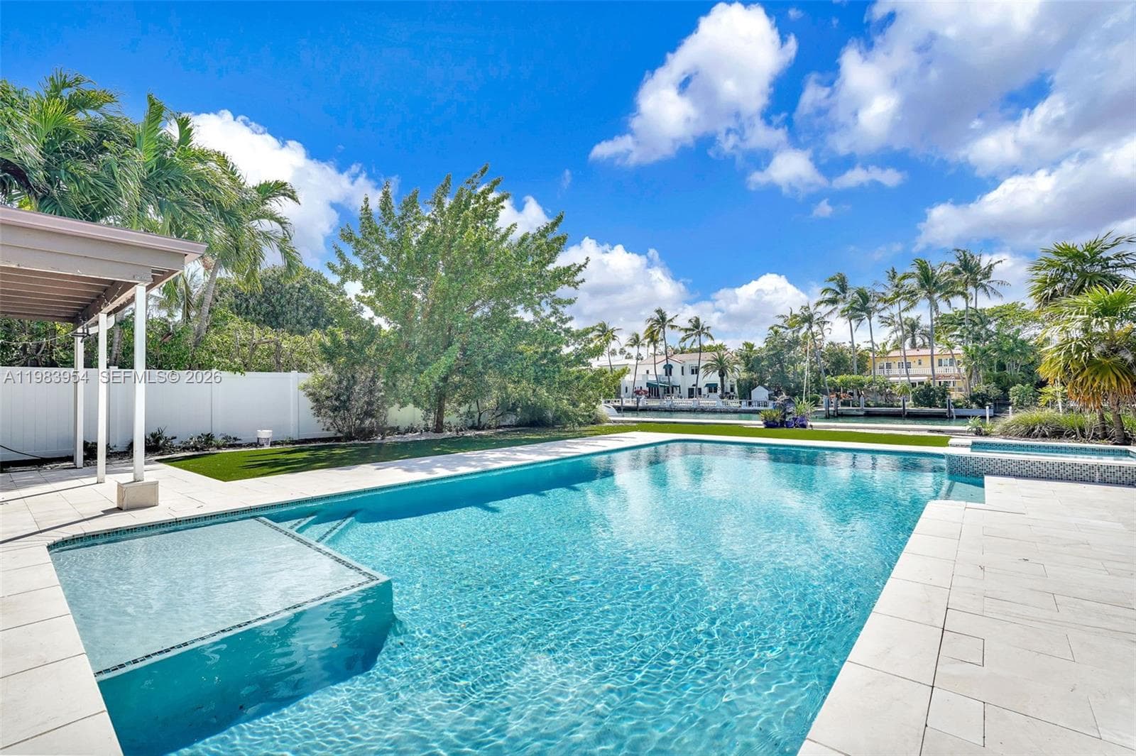 A11983954 — Miami Beach — 3