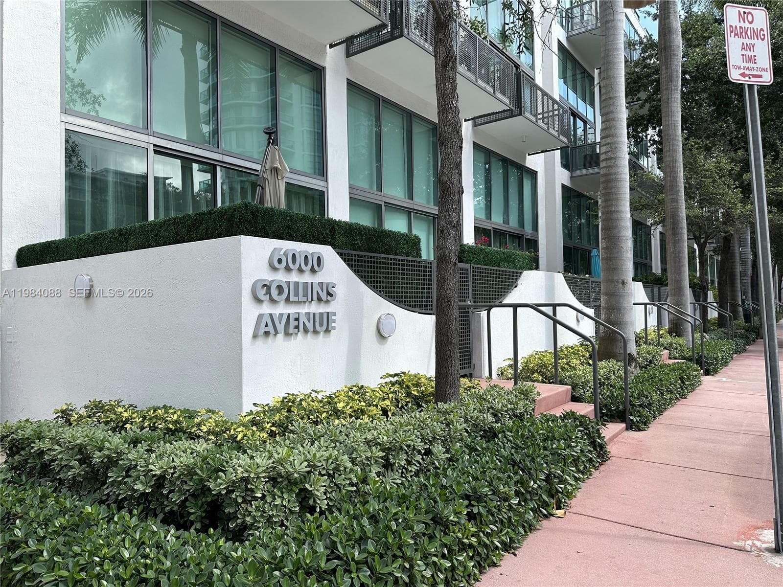 A11984088 — Miami Beach