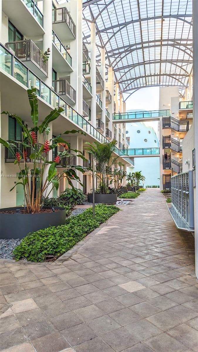 A11984088 — Miami Beach — 28