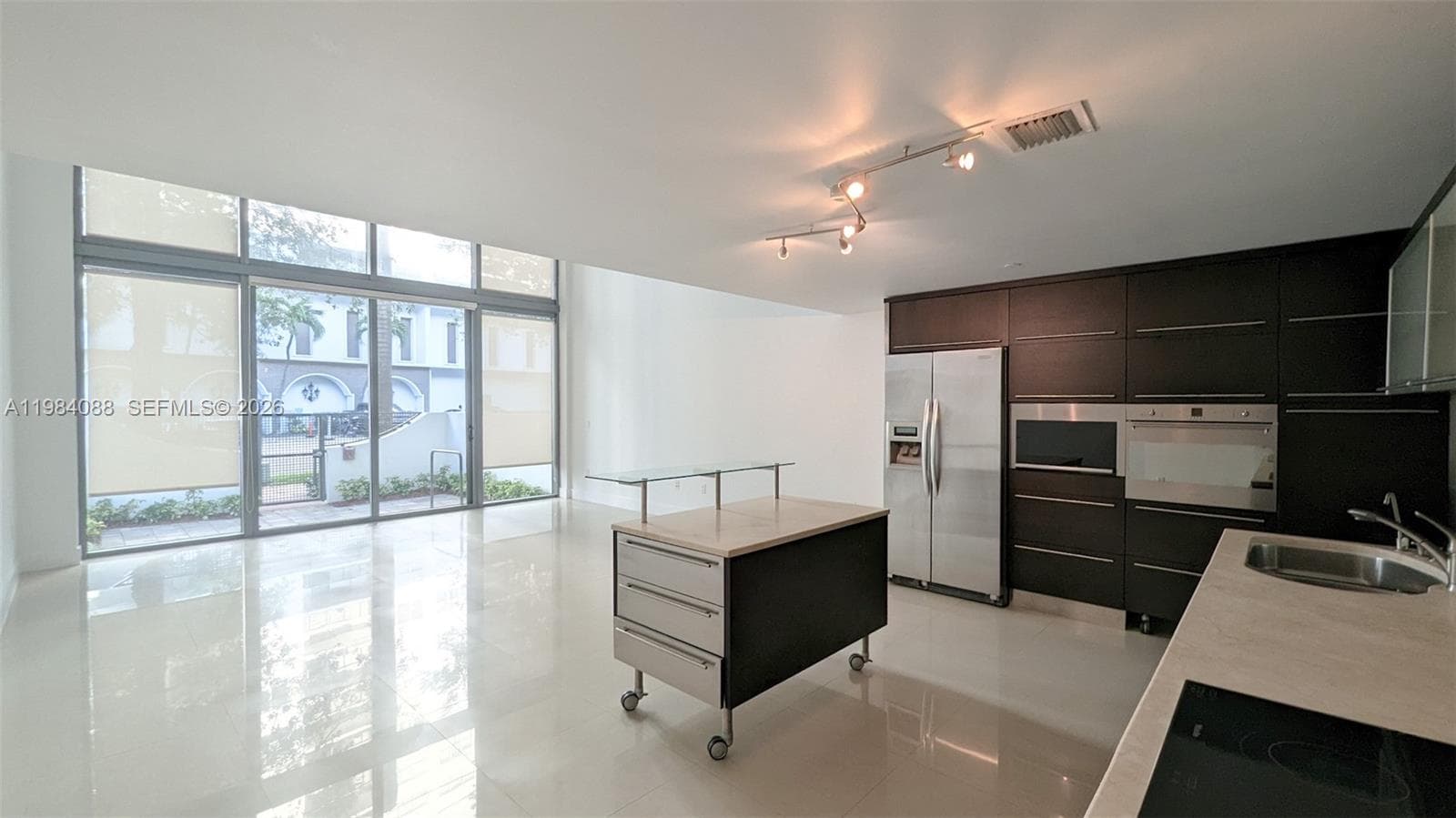 A11984088 — Miami Beach — 5