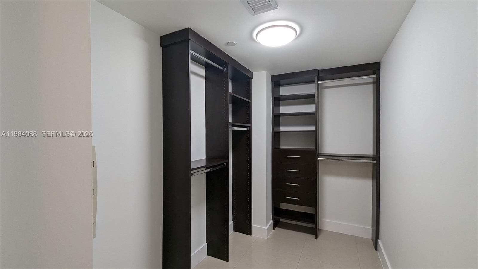A11984088 — Miami Beach — 20