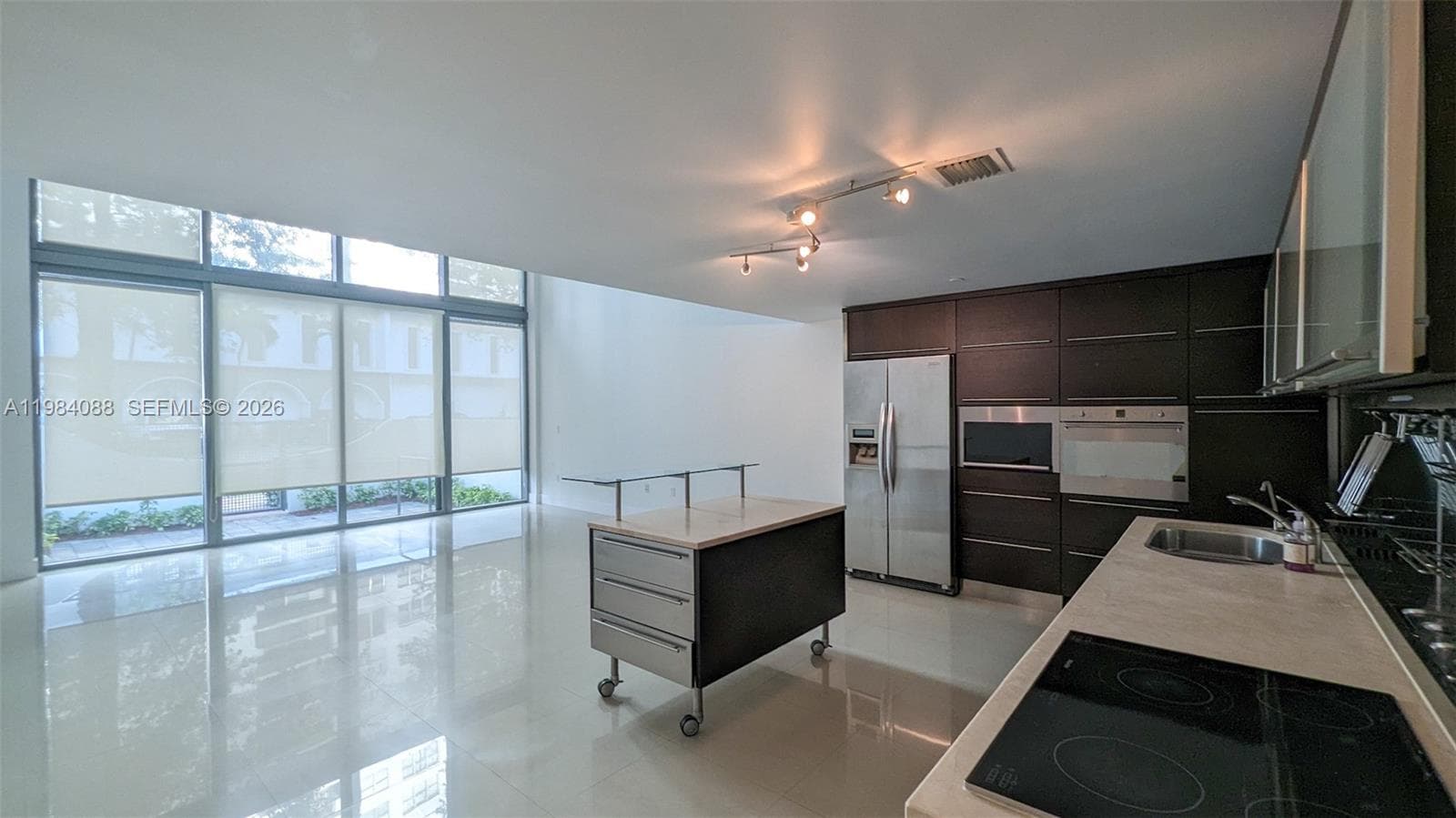 A11984088 — Miami Beach — 4