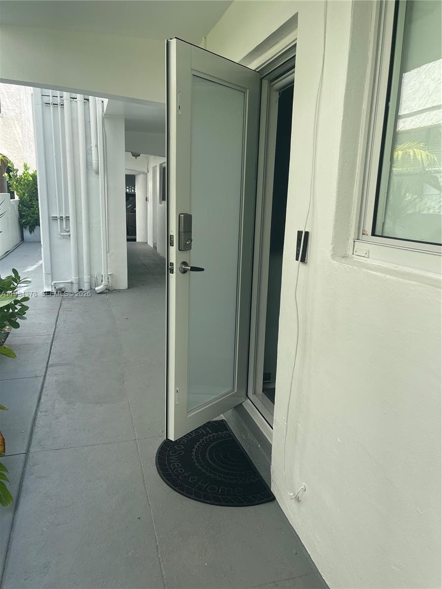 A11984378 — Miami Beach — 21
