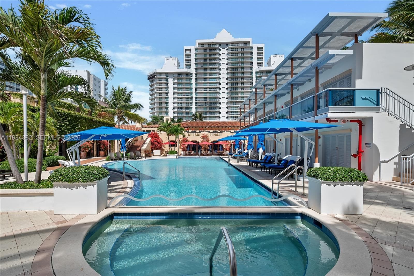 A11984382 — Miami Beach — 42