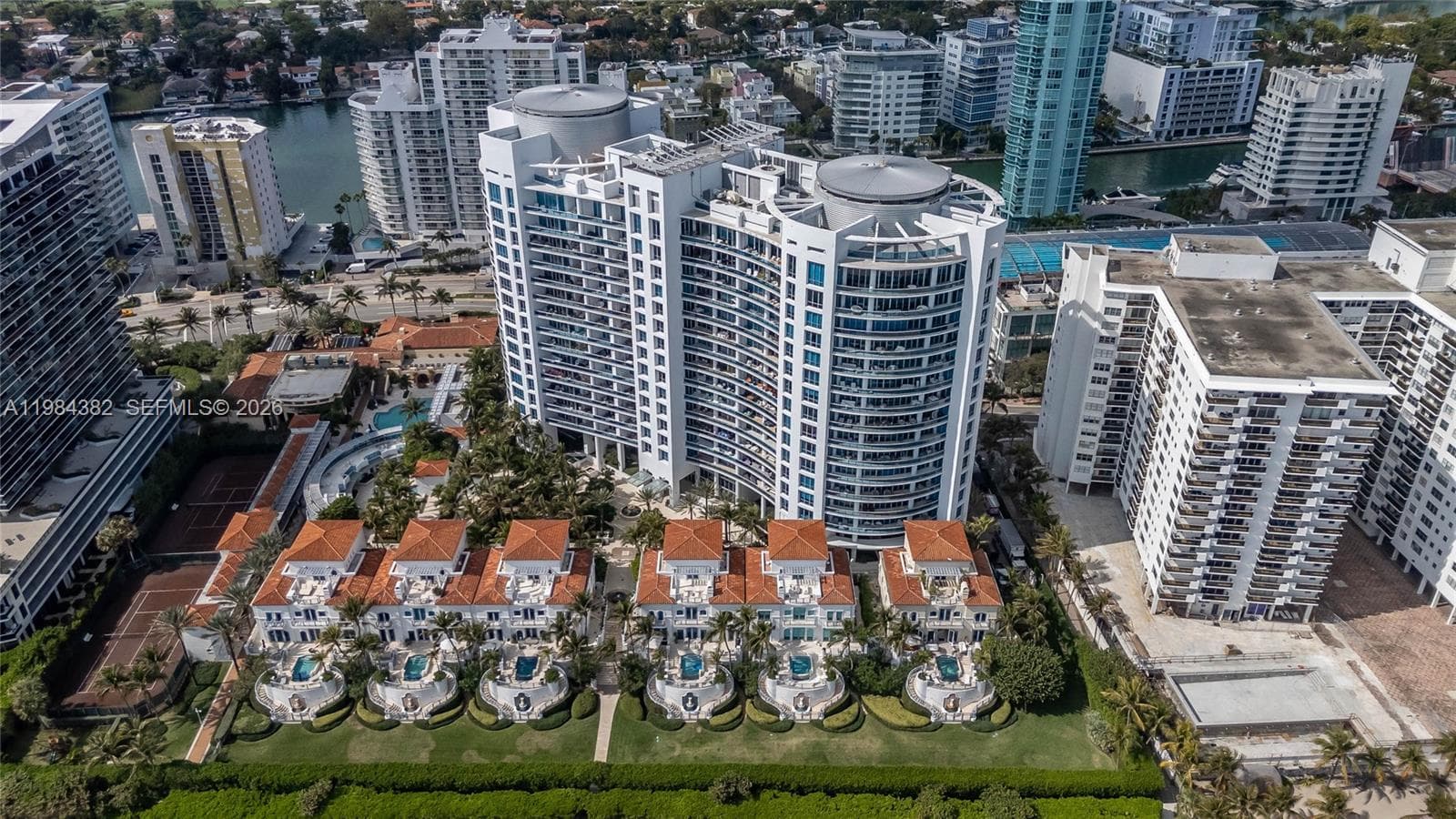A11984382 — Miami Beach — 47