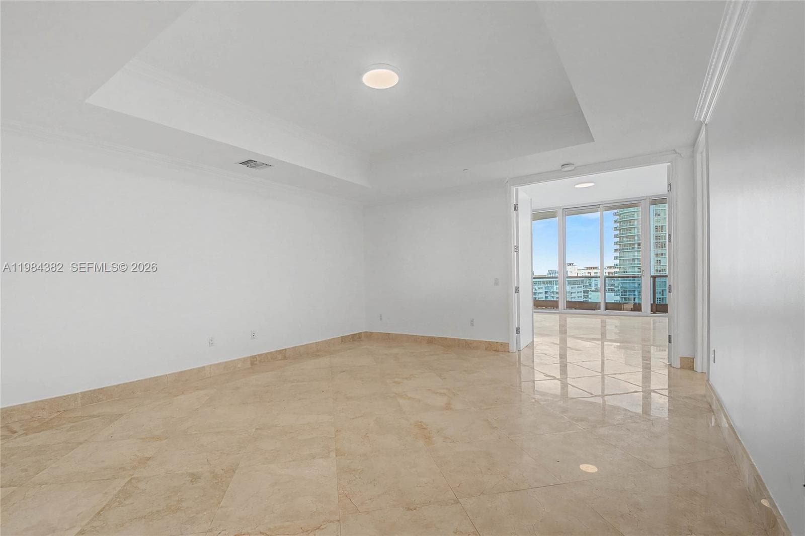 A11984382 — Miami Beach — 21