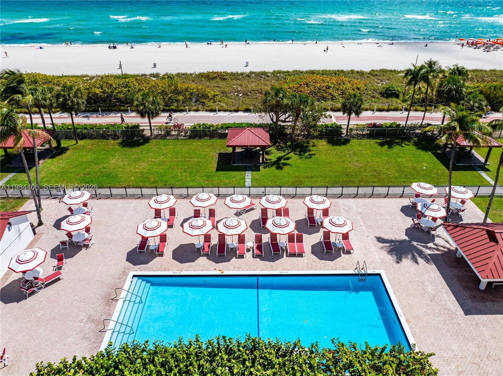 A11984406 — Miami Beach — 52