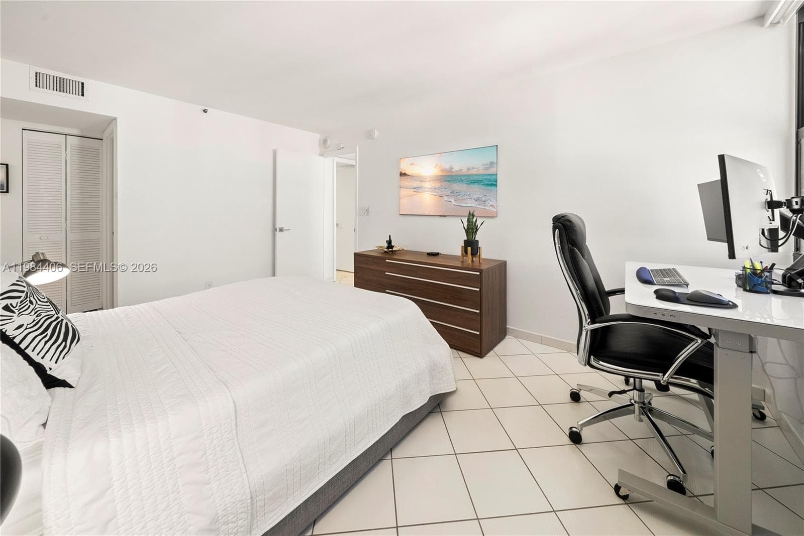 A11984406 — Miami Beach — 24