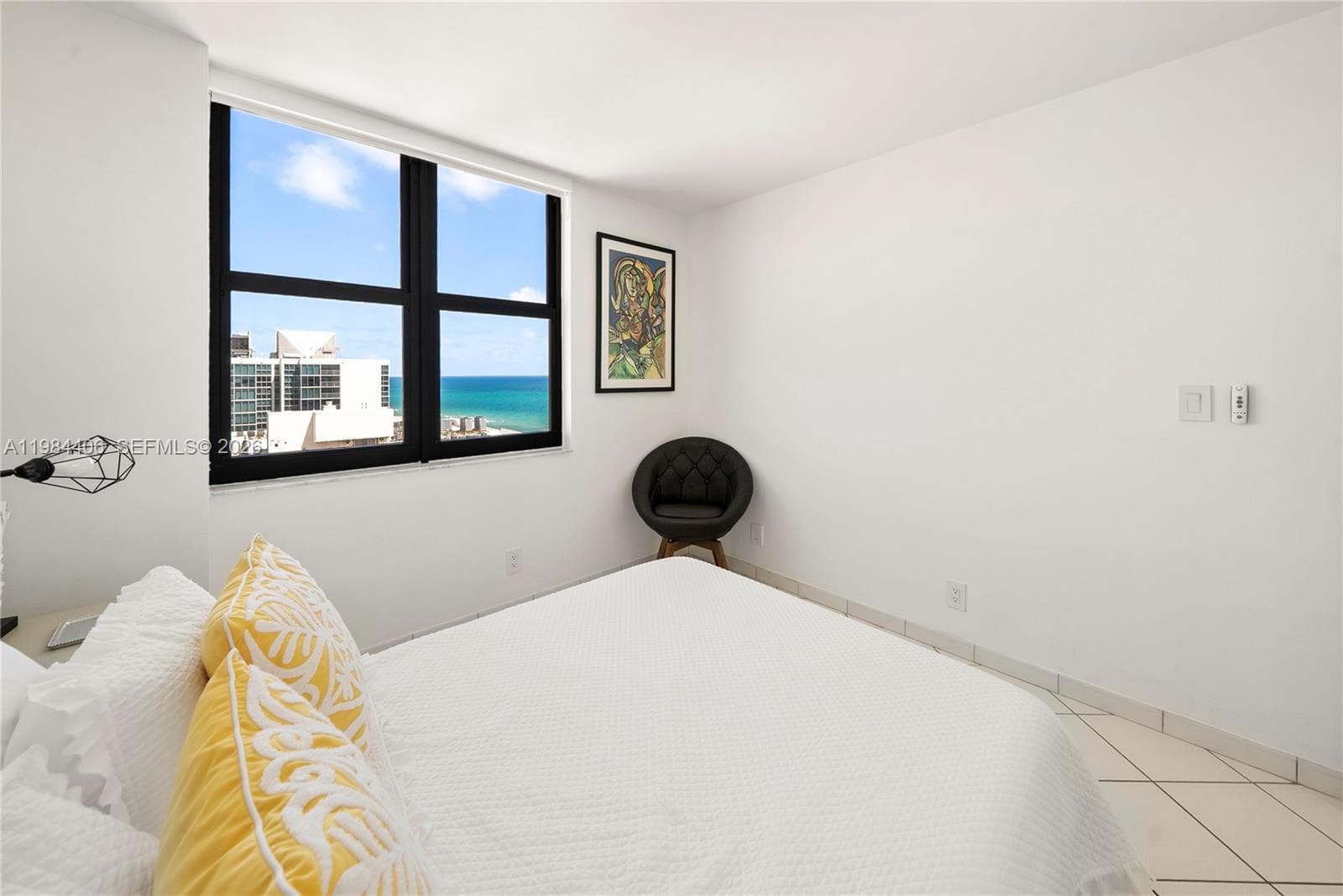 A11984406 — Miami Beach — 30