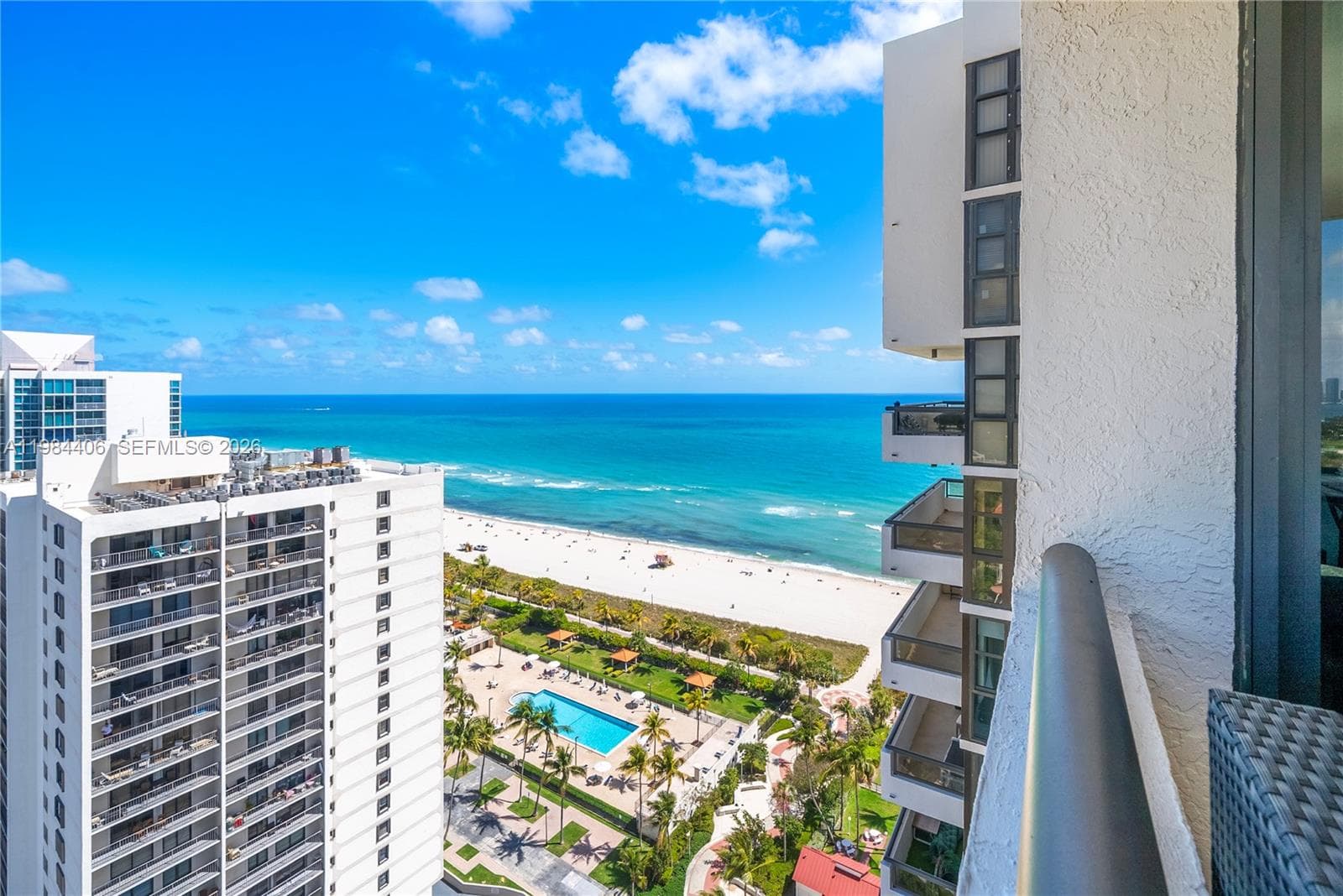 A11984406 — Miami Beach — 33
