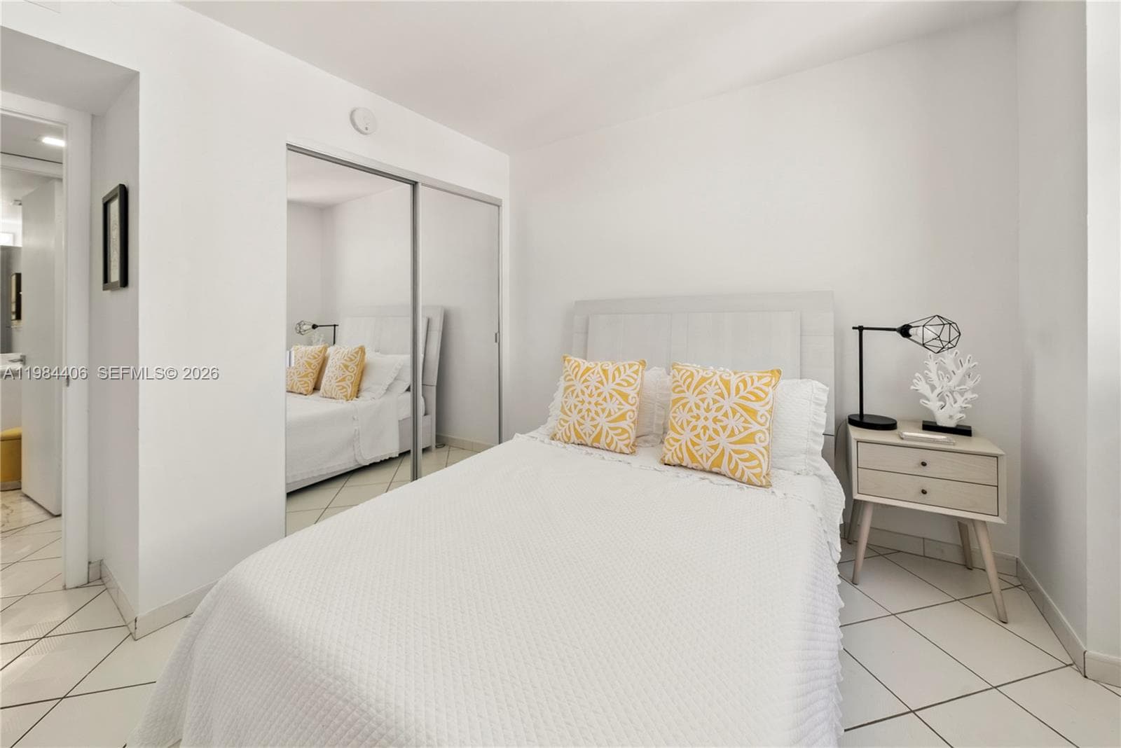 A11984406 — Miami Beach — 31