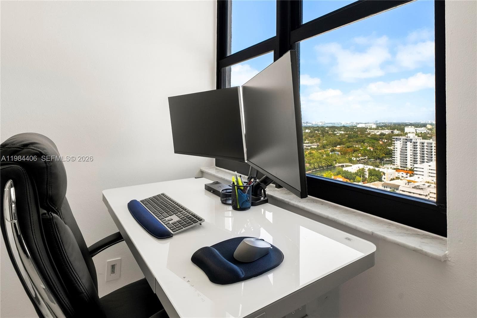 A11984406 — Miami Beach — 25