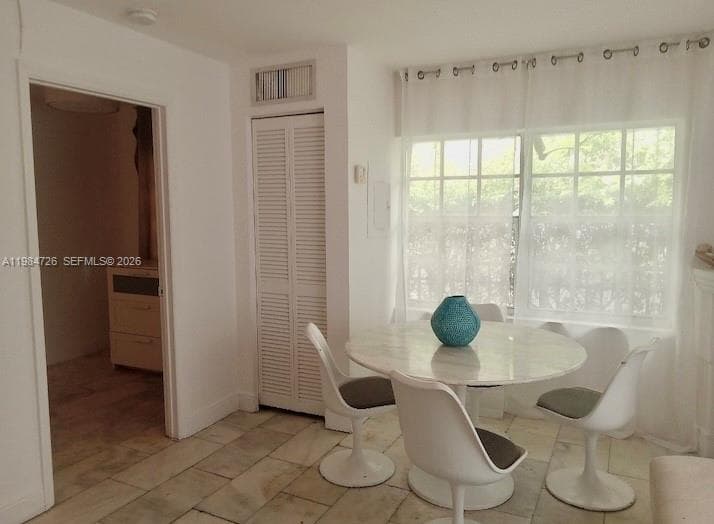 A11984726 — Miami Beach