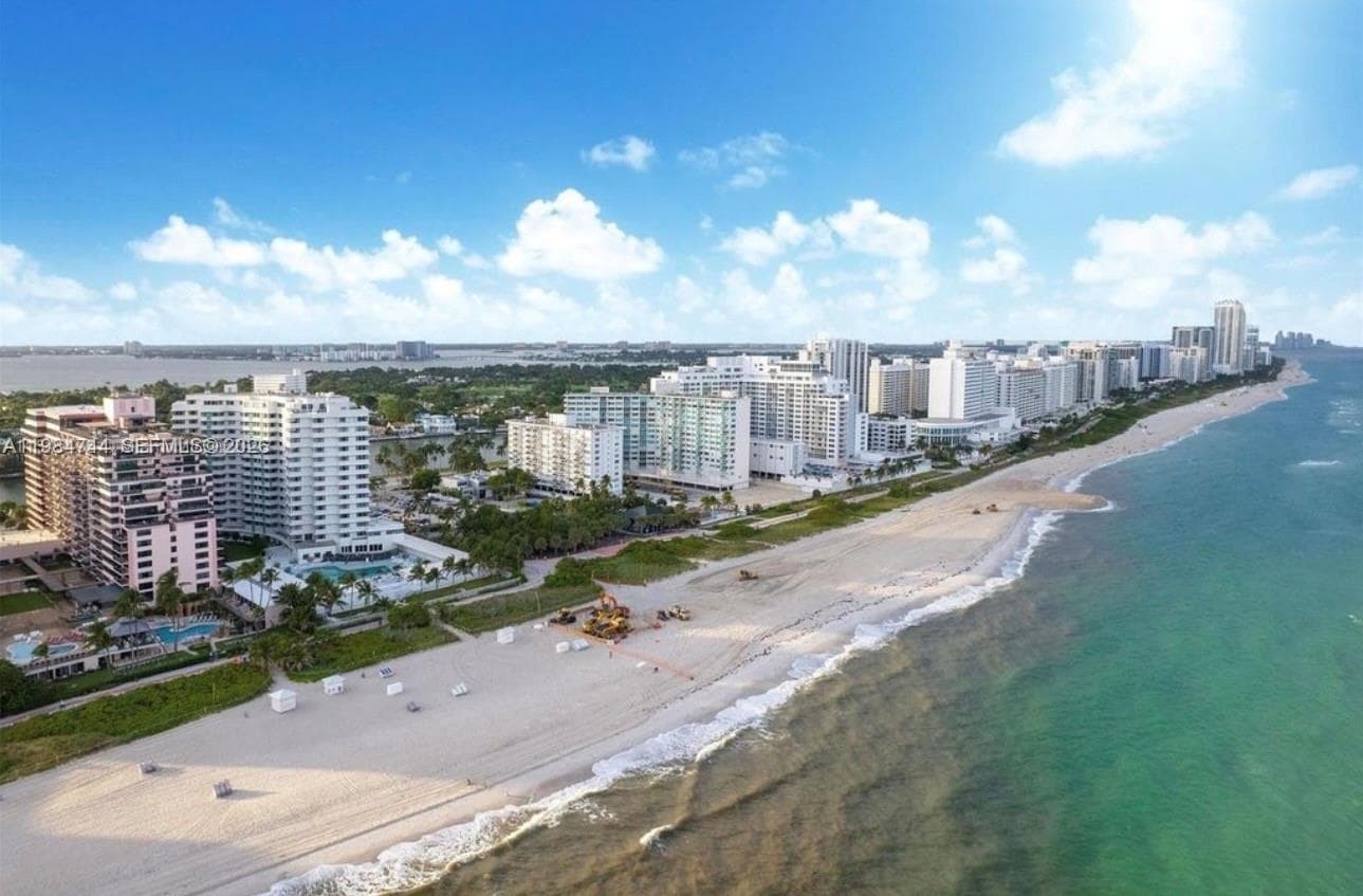 A11984744 — Miami Beach — 28
