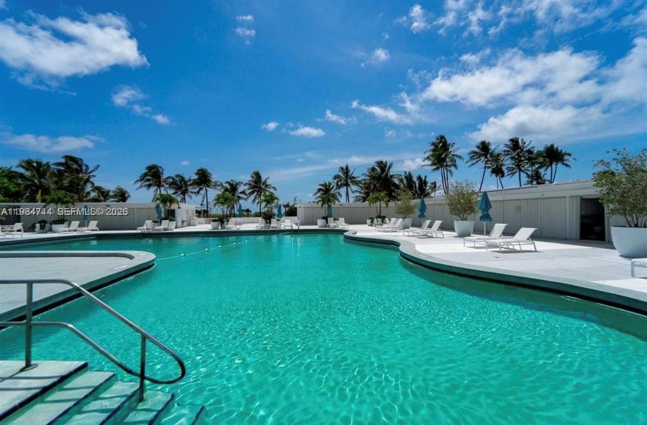 A11984744 — Miami Beach — 31