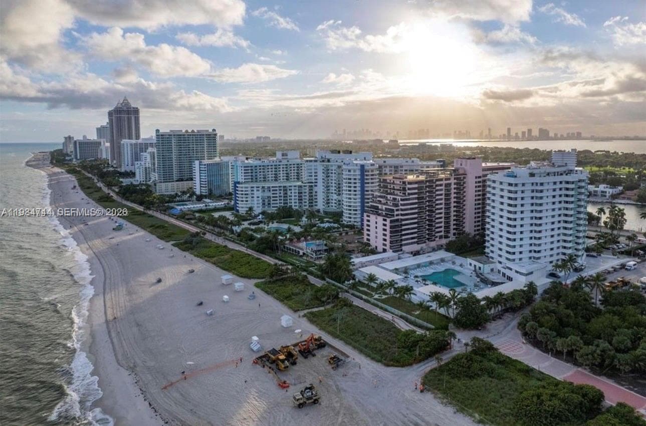 A11984744 — Miami Beach — 29