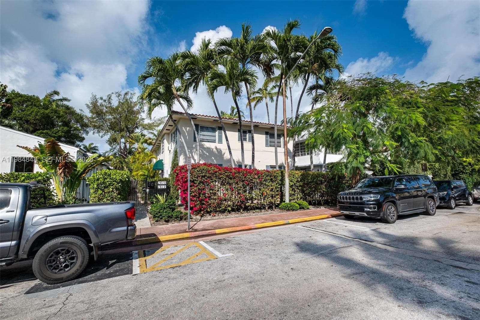 A11984848 — Miami Beach — 16