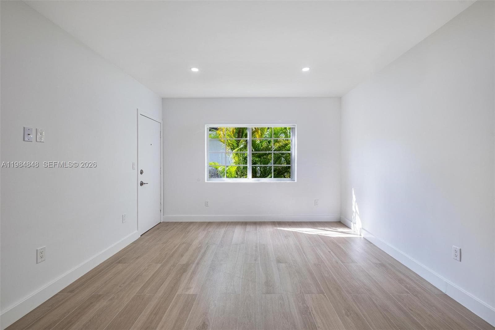 A11984848 — Miami Beach — 5