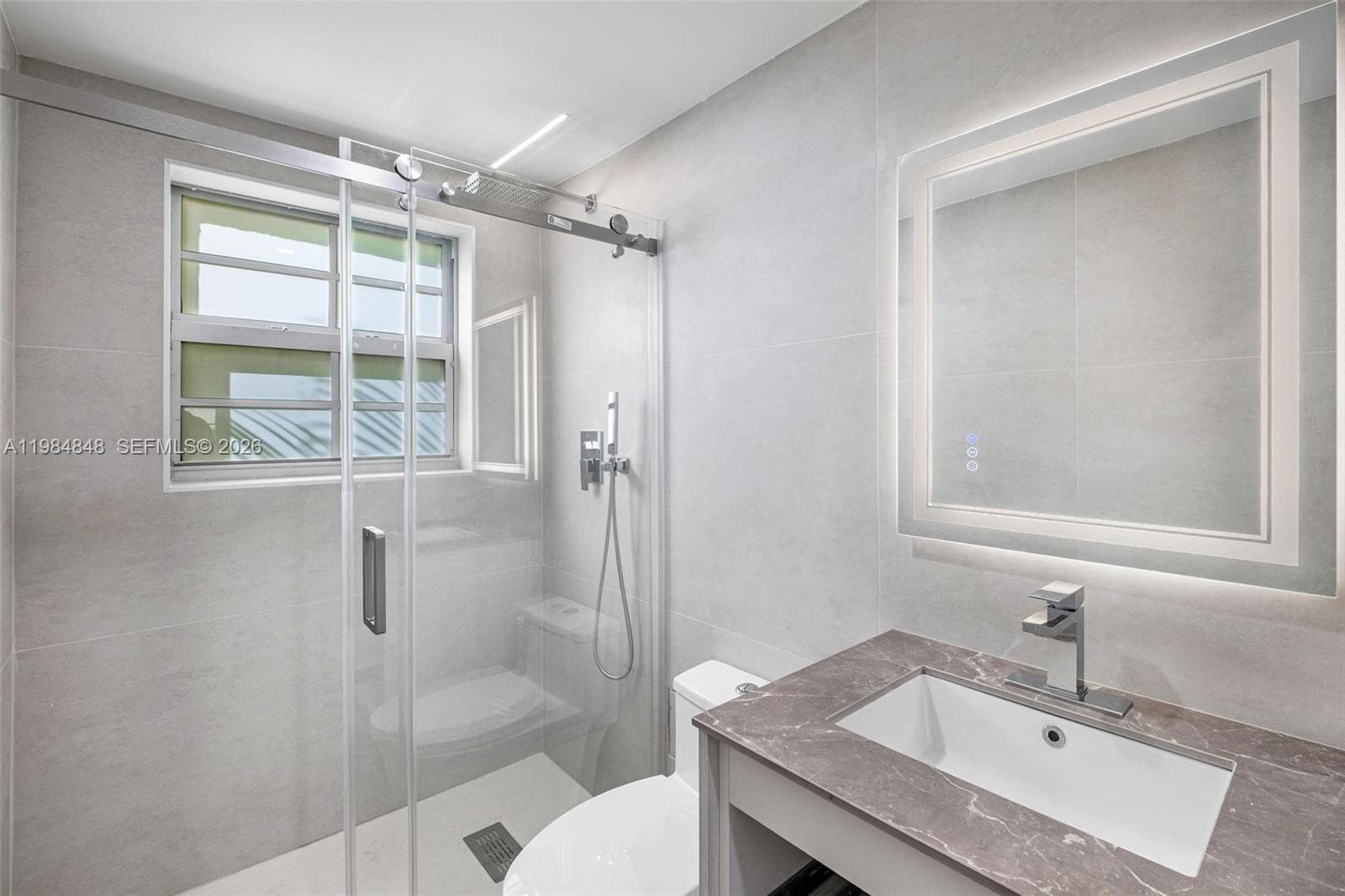 A11984848 — Miami Beach — 8