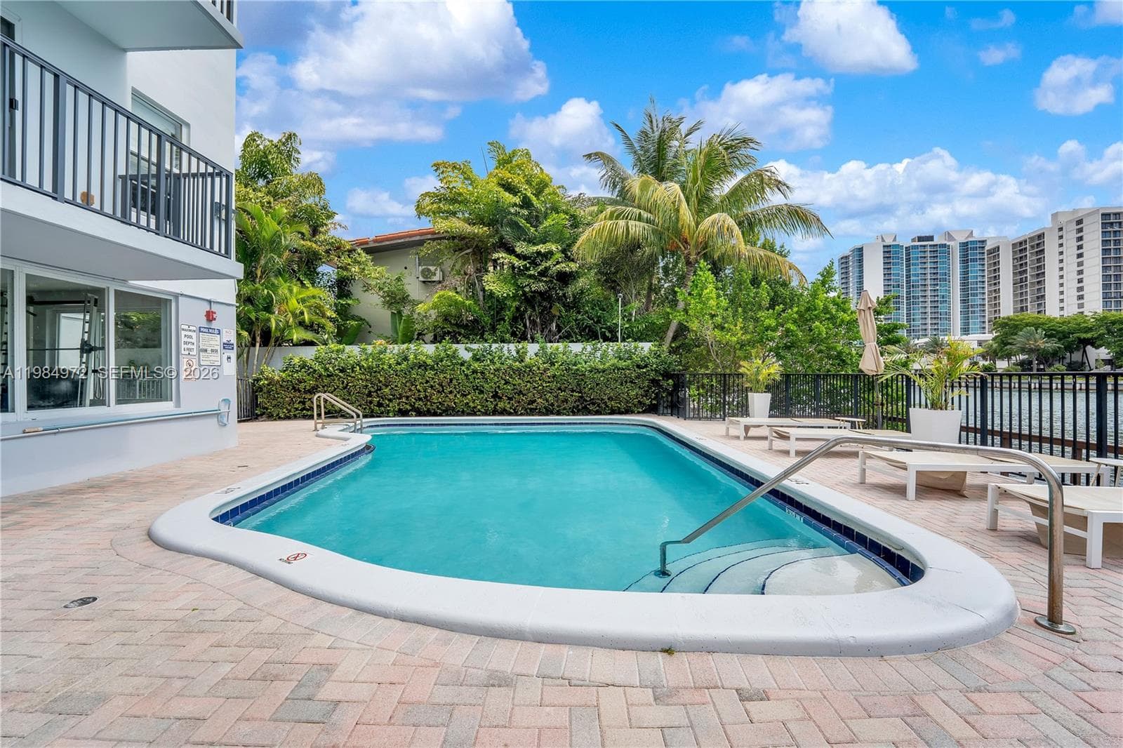 A11984972 — Miami Beach — 24