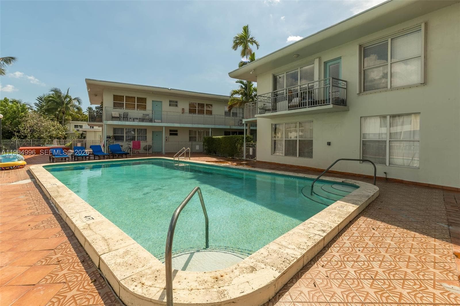 A11984996 — Miami Beach — 18