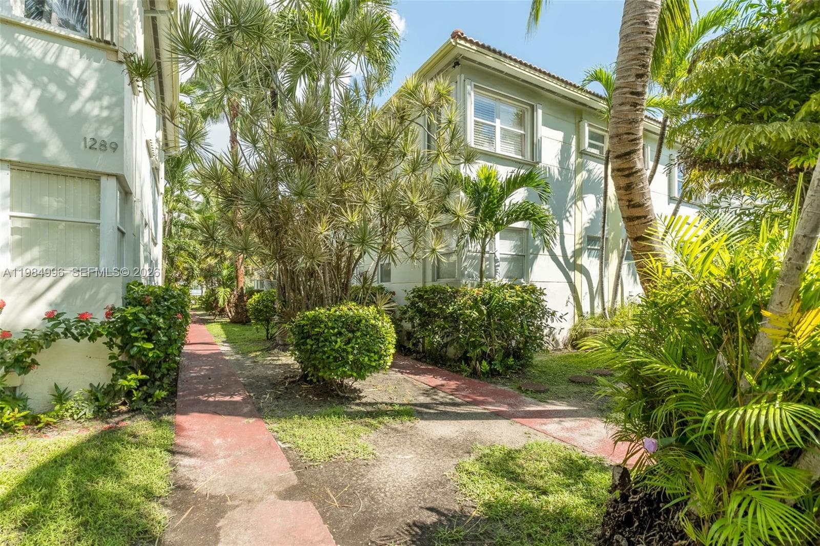 A11984996 — Miami Beach — 21