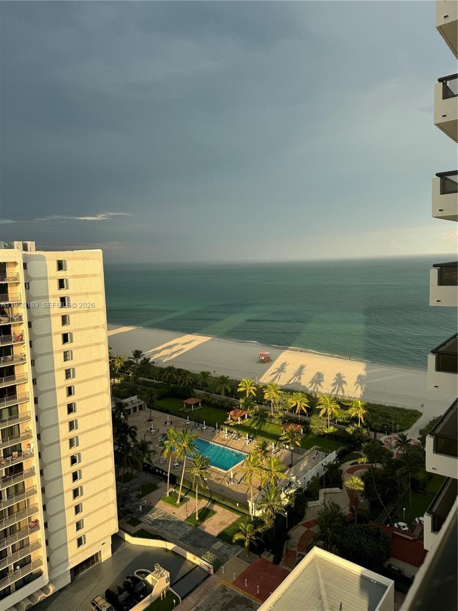 A11985189 — Miami Beach — 63