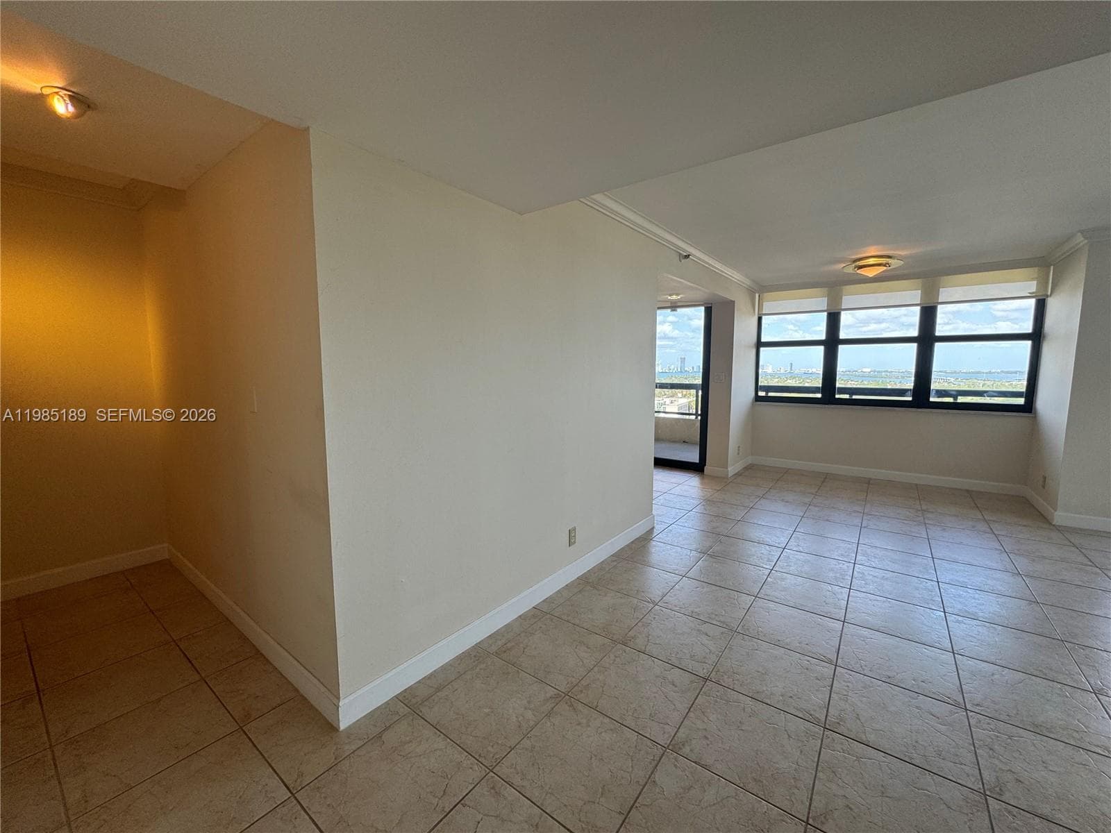 A11985189 — Miami Beach — 34