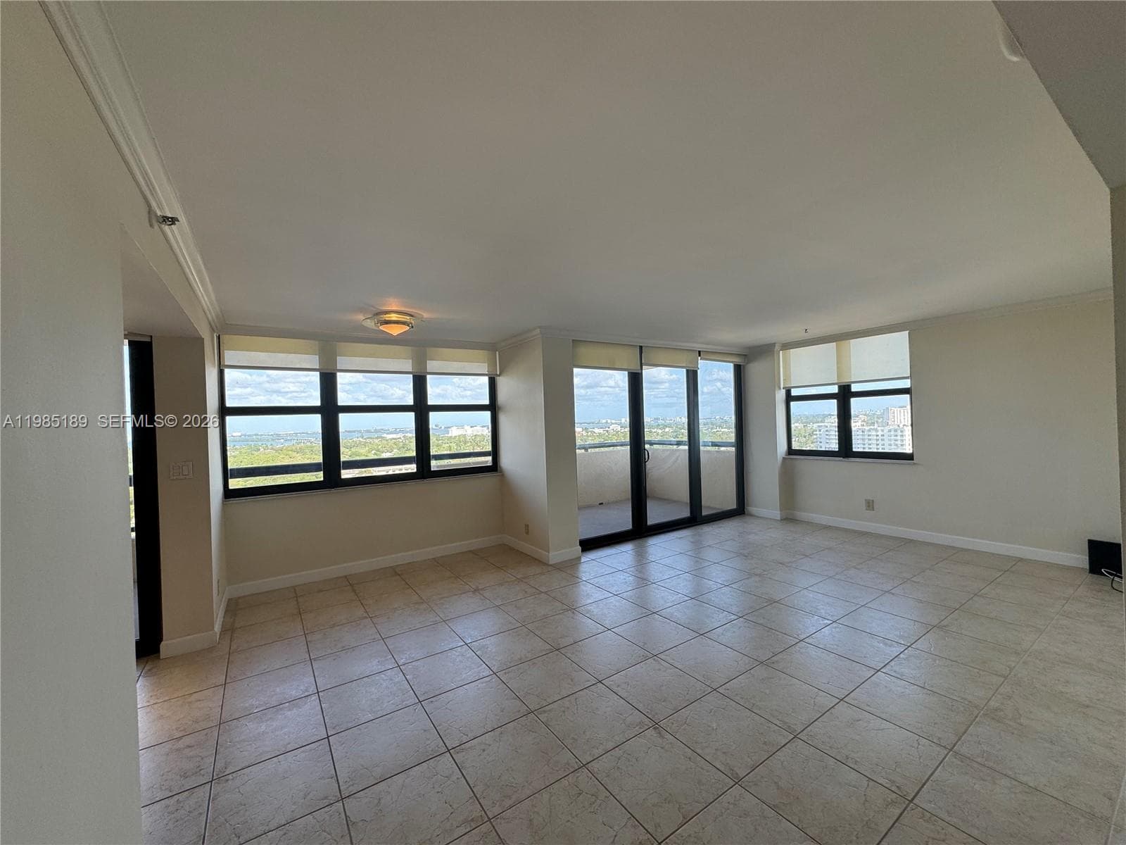 A11985189 — Miami Beach — 35