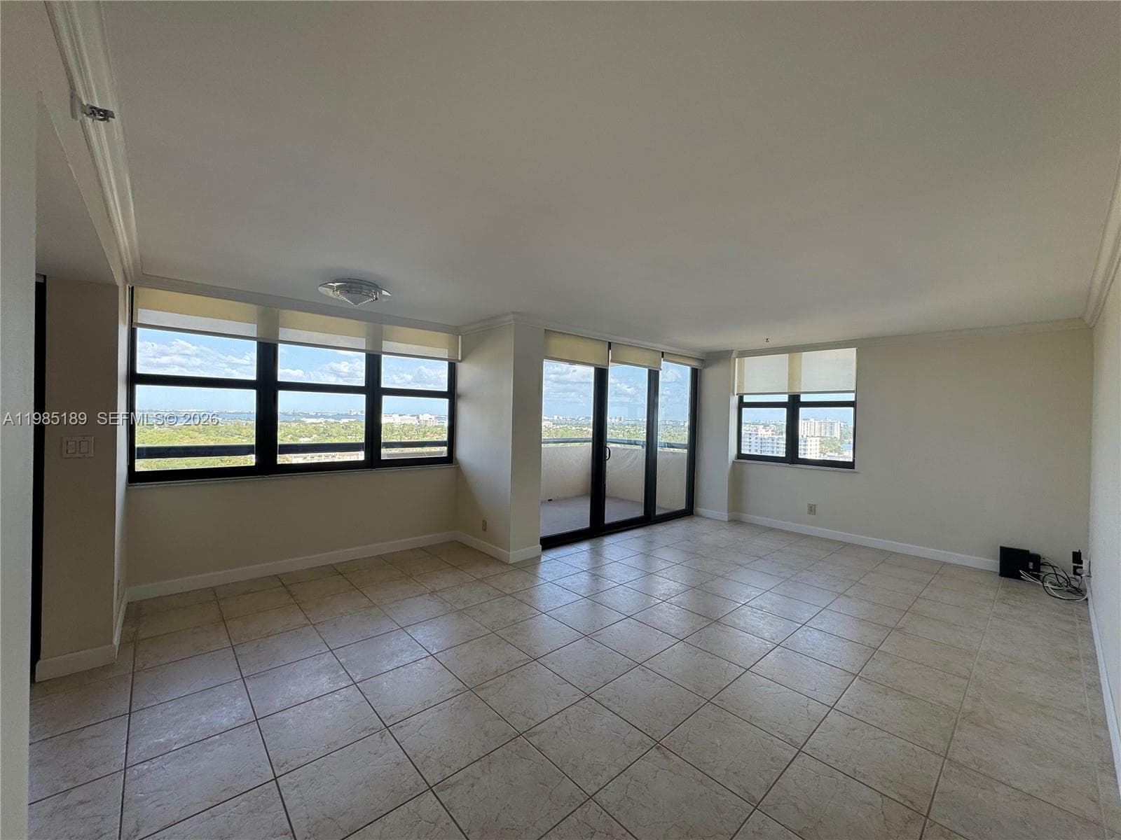 A11985189 — Miami Beach — 4