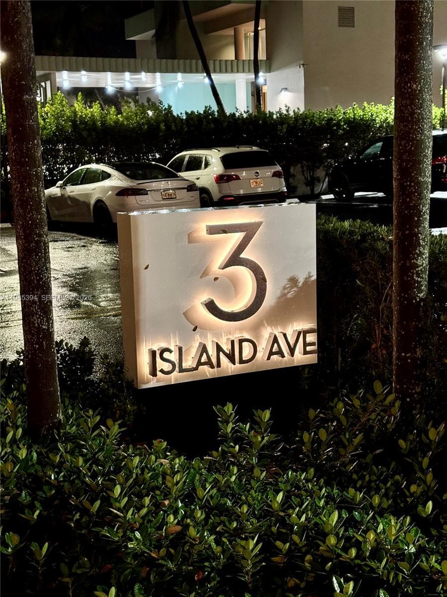 A11985394 — Miami Beach — 29