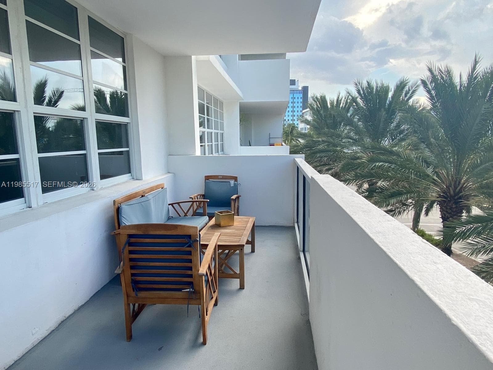 A11985517 — Miami Beach — 11