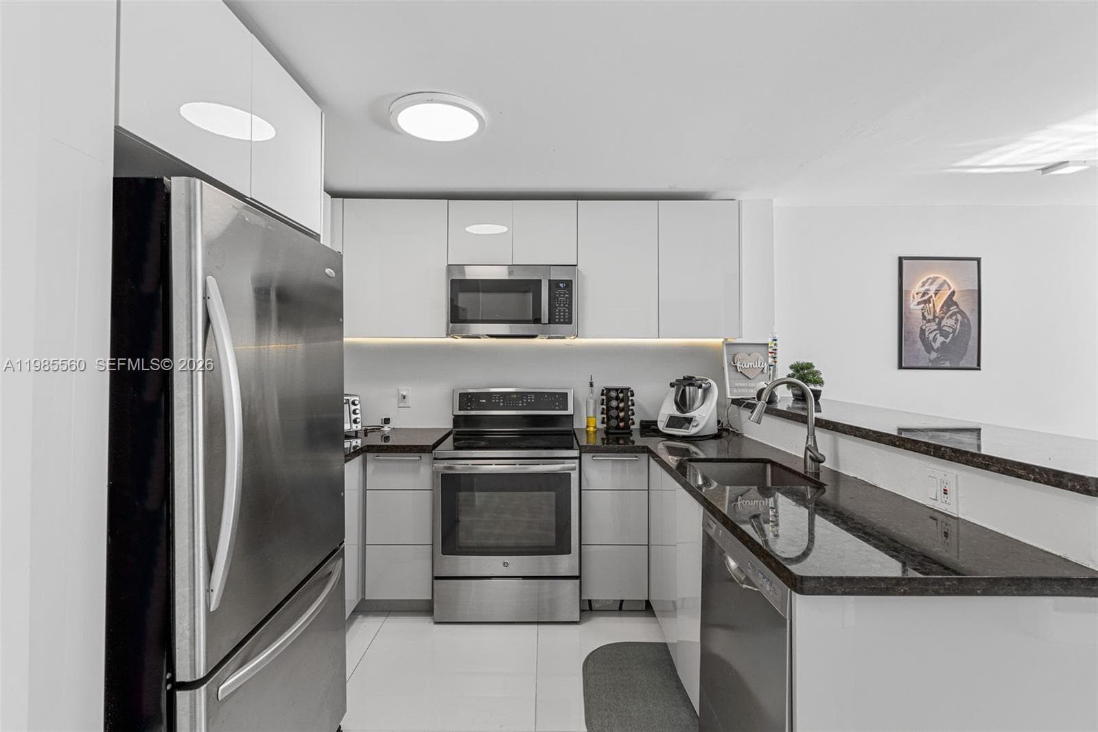 A11985560 — Miami Beach — 3