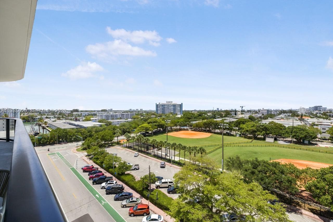 A11985620 — Miami Beach — 24