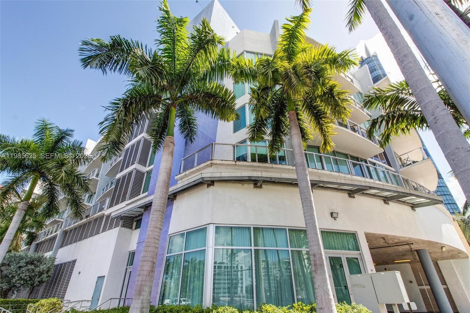 A11985625 — Miami Beach