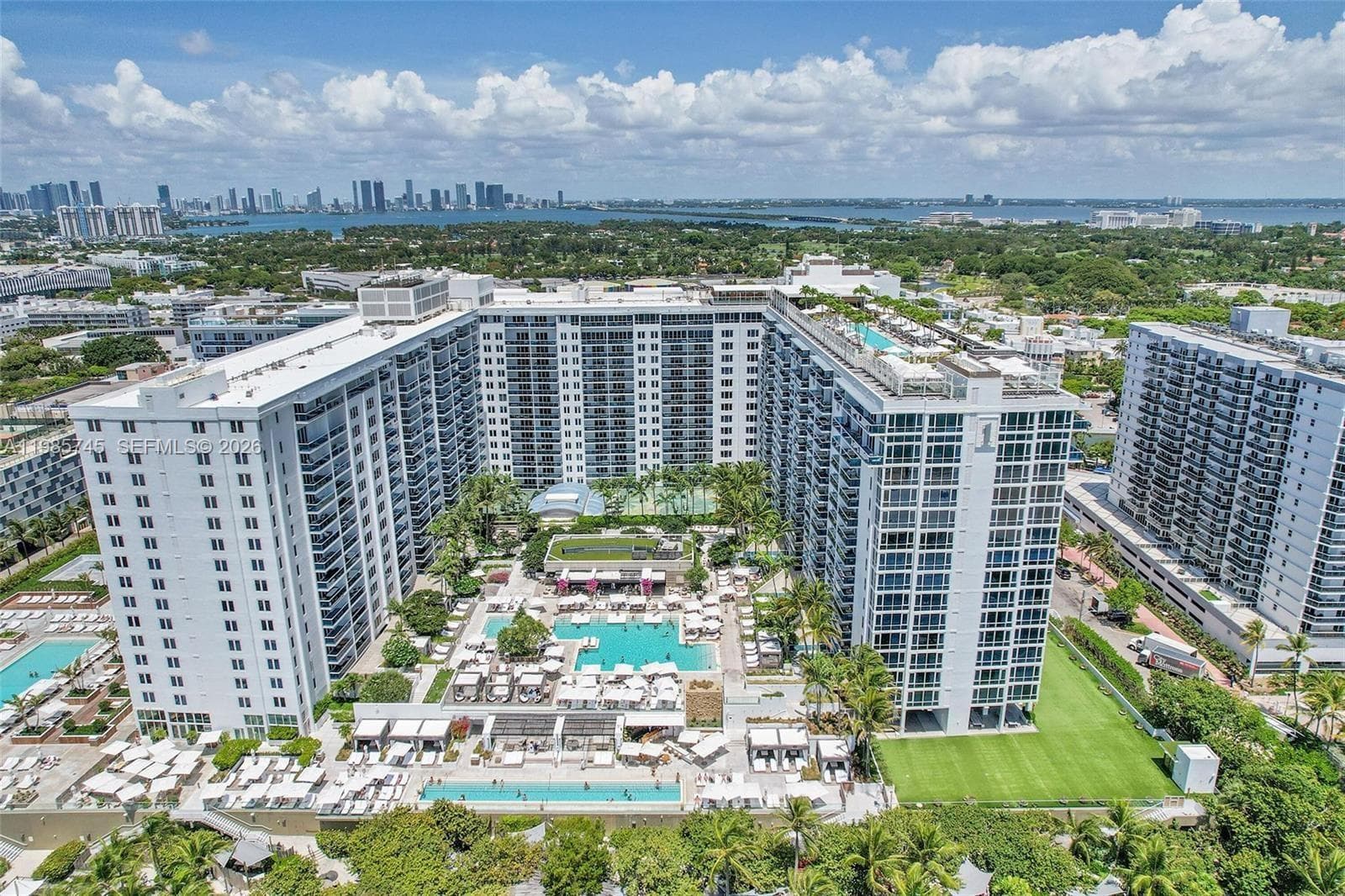 A11985745 — Miami Beach